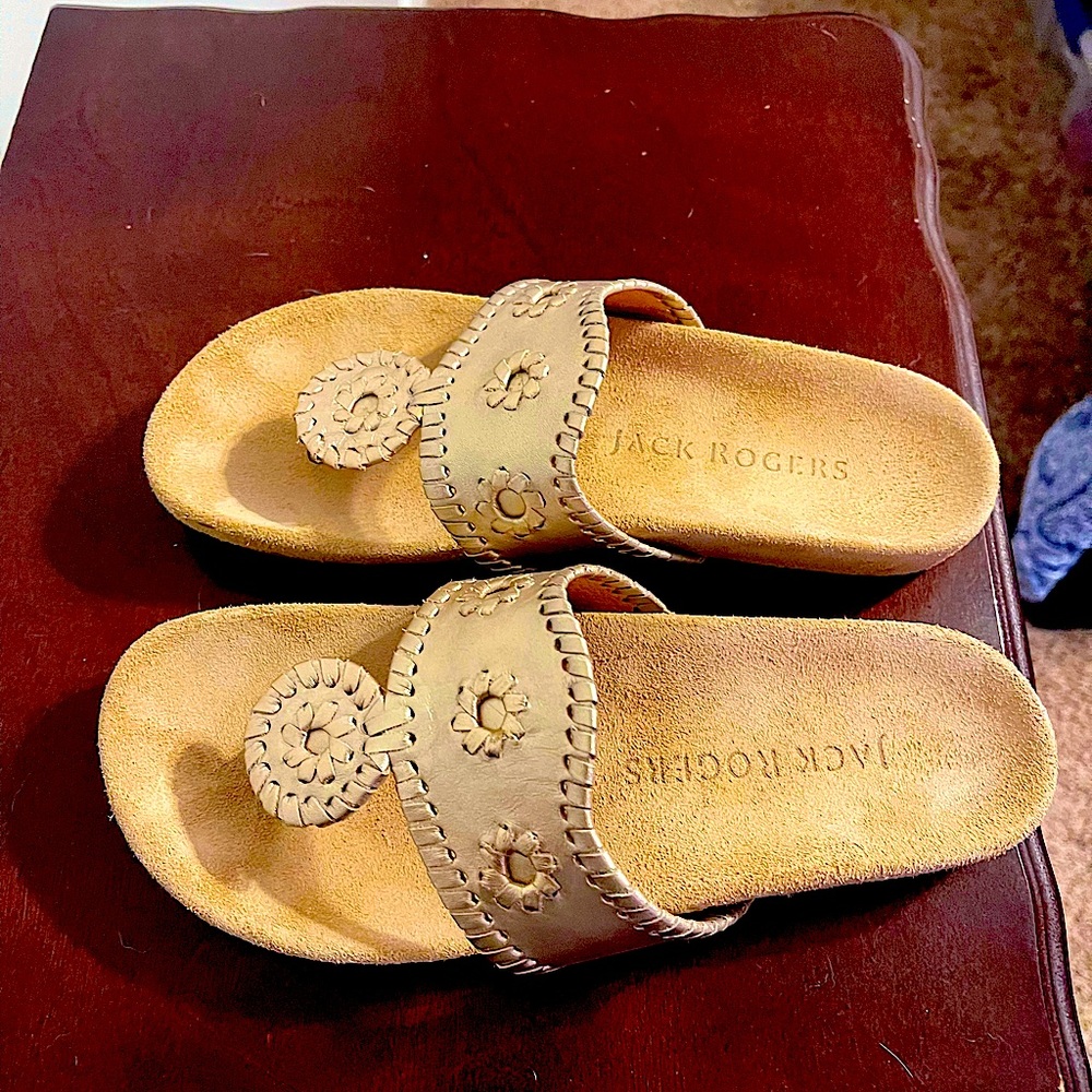 Jack Roger’s size 6.5 women’s sandal in platinum